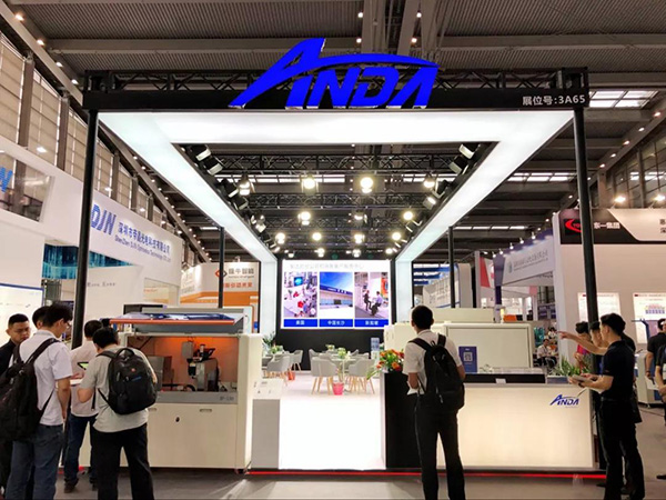 实时报道】聚焦人生就是搏｜3D曲面玻璃展