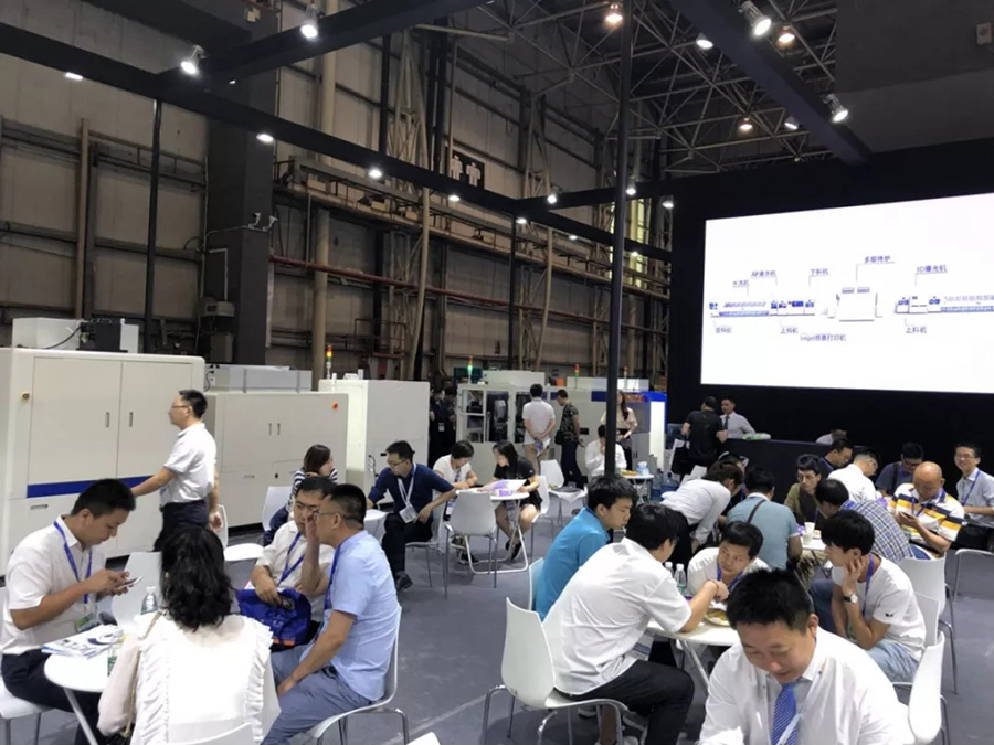 人生就是搏坚持自主创新，多部设备首次公开亮相 | 电子制造自动化展报道