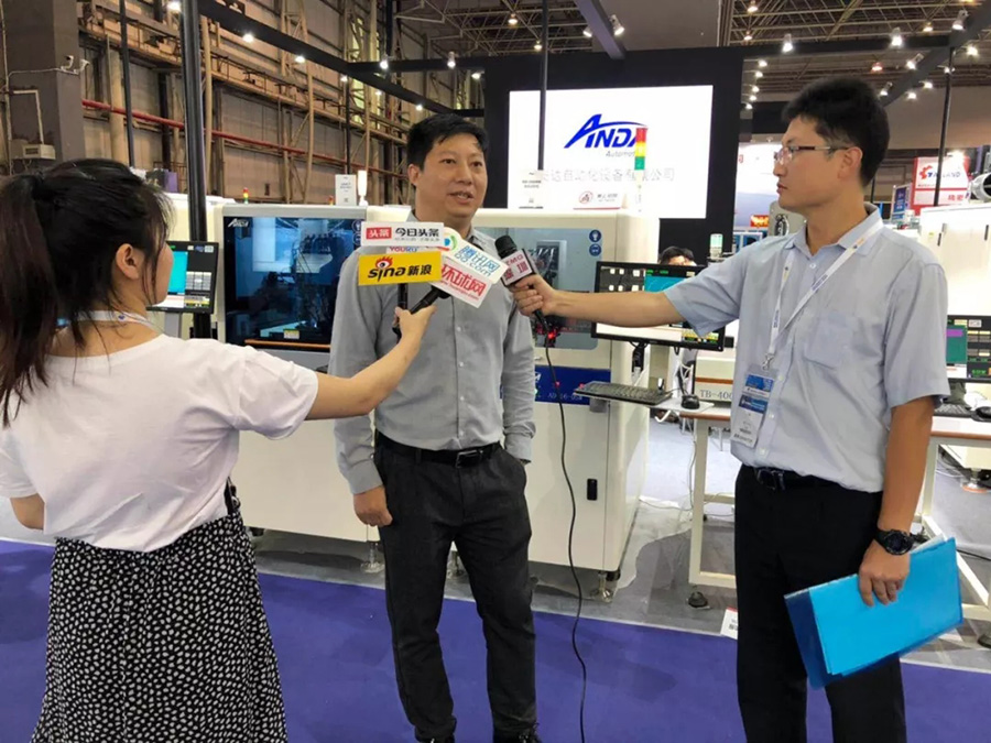 人生就是搏坚持自主创新，多部设备首次公开亮相 | 电子制造自动化展报道